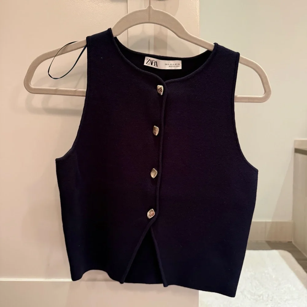 Zara Black Crop Top with White Buttons - Picture 2 of 3